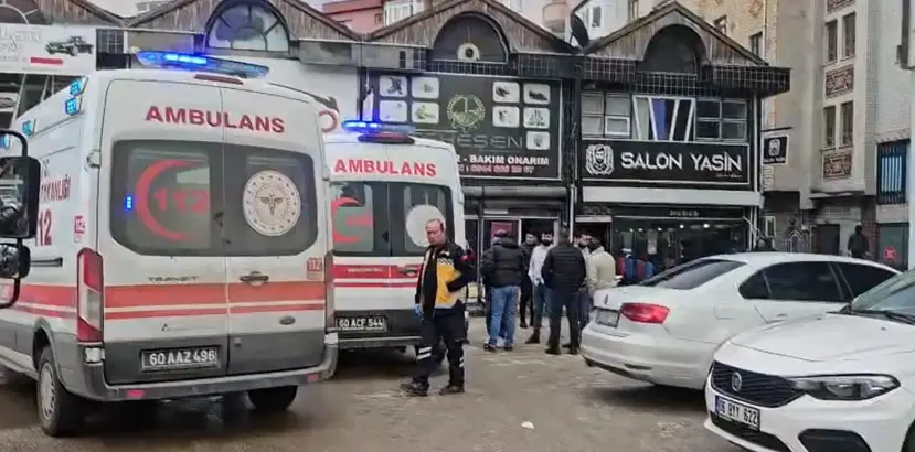 Kazı çalışmasında toprak altında kalan işçi kurtarıldı