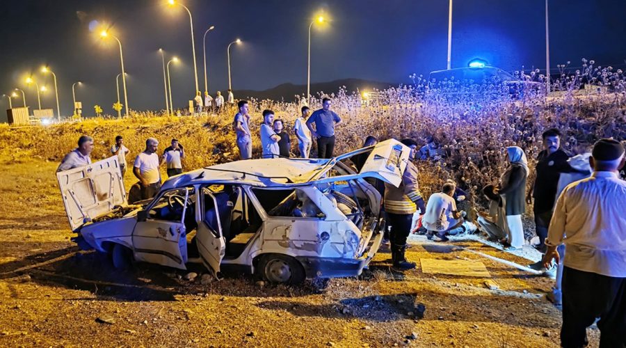 Hatay’da otomobil şarampole devrildi: 1’i ağır 5 kişi yaralandı
